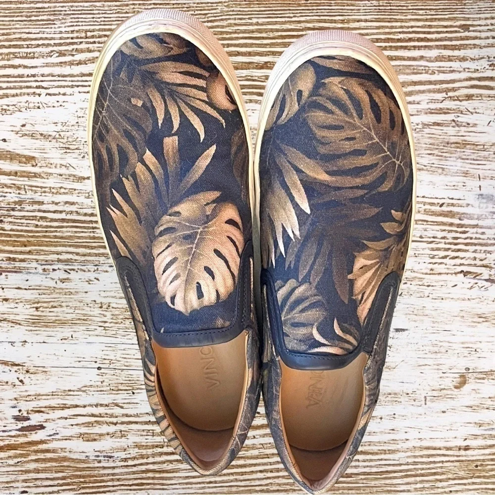 Men’s Vince loafers. Easy slip‎ ons in black and tan neutral colors